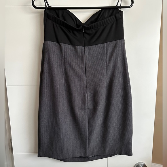 Unique pinstripe strapless dress - Picture 3 of 4